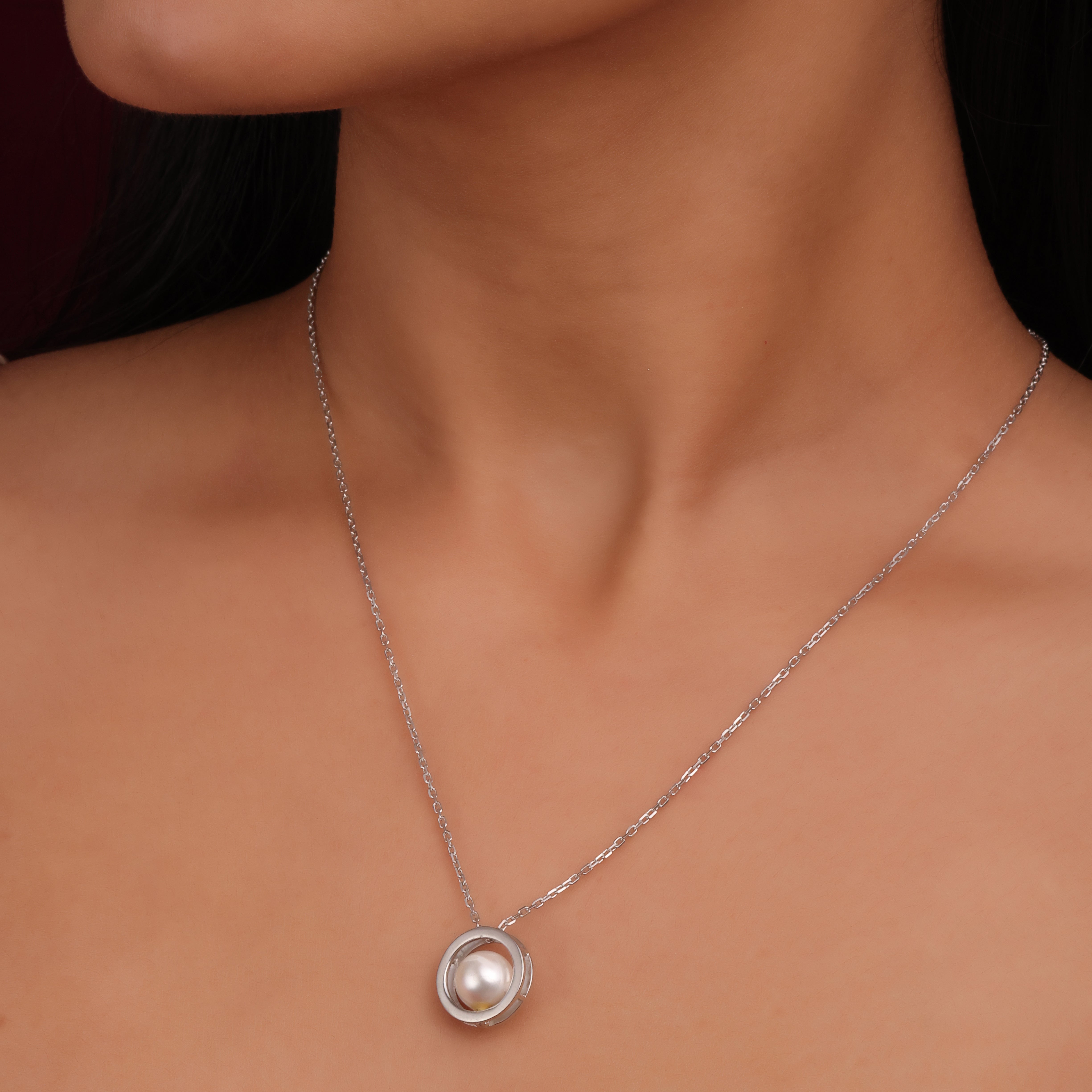 Round Pearl Chain Pendant
